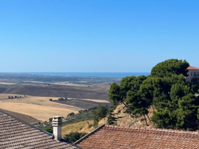 Spaziosa casa indipendente, vista mare, in centro paese su corso Garibaldii